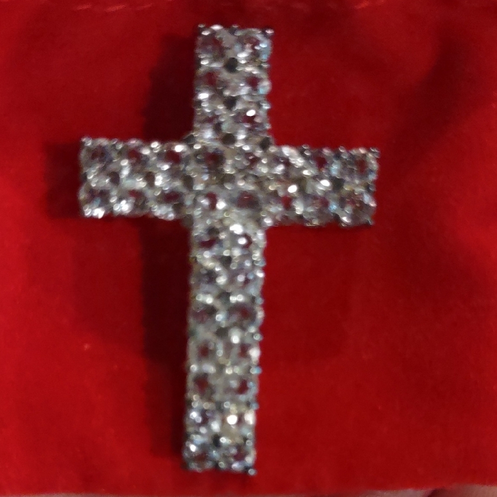 White Topaz Cross Pendant Set In Sterling Silver - Picture 2 of 9